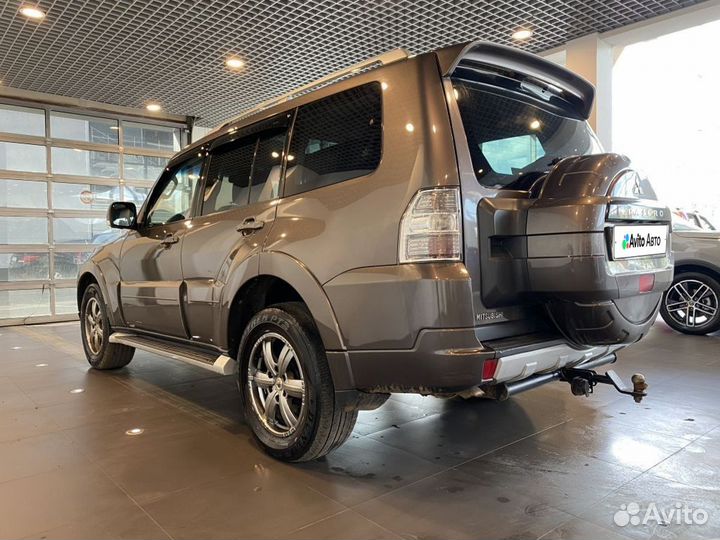 Mitsubishi Pajero 3.2 AT, 2011, 179 626 км