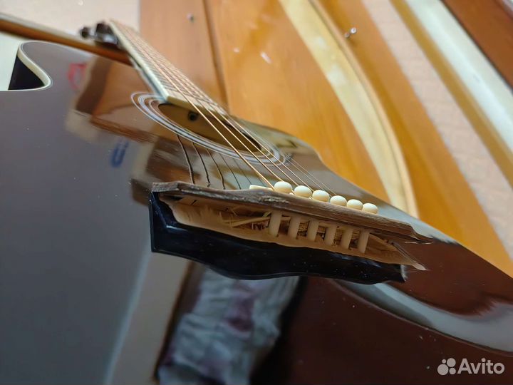 Акустическая гитара