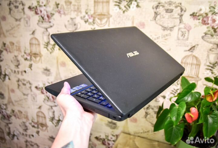 Быстрый красивый ноутбук asus 500\4гб + мышь
