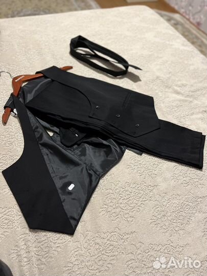 Свадебный костюм