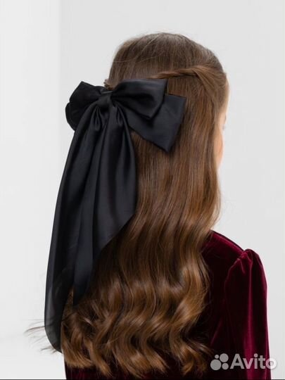 Бант для волос на заколке атласный, на выпускной