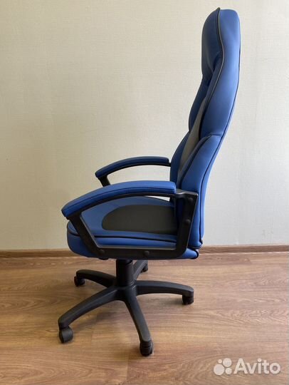 Офисное кресло. Гарантия 1 год