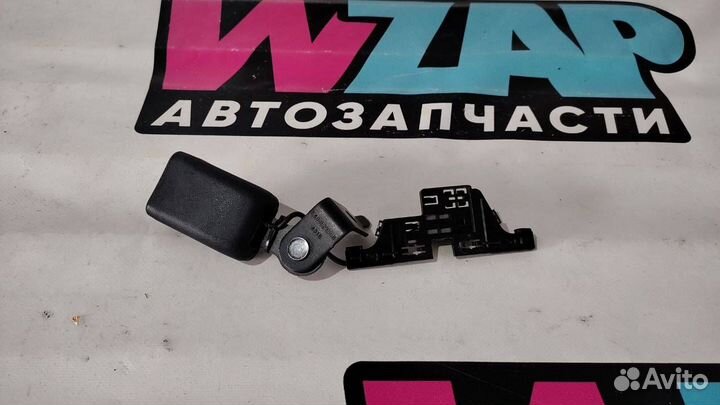 Фиксатор ремня безопасности Tesla Model 3 2018