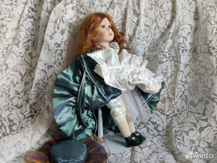 Remeco collection фарфоровая кукла 42