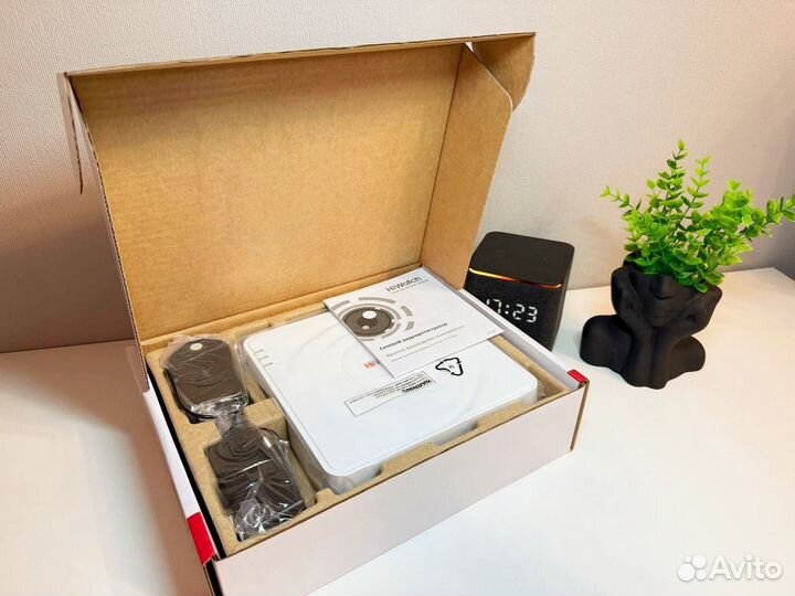 IP Видеорегистратор HiWatch DS-N208(C) восьмиканал