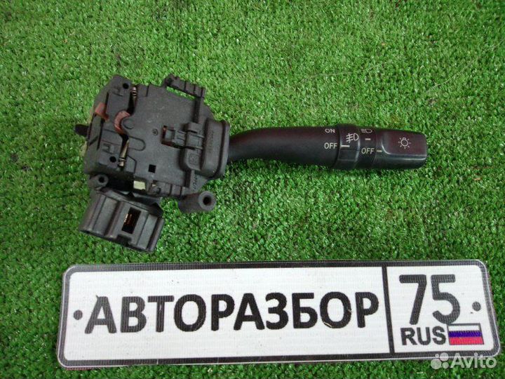 Блок подрулевых переключателей правый Toyota Ipsum