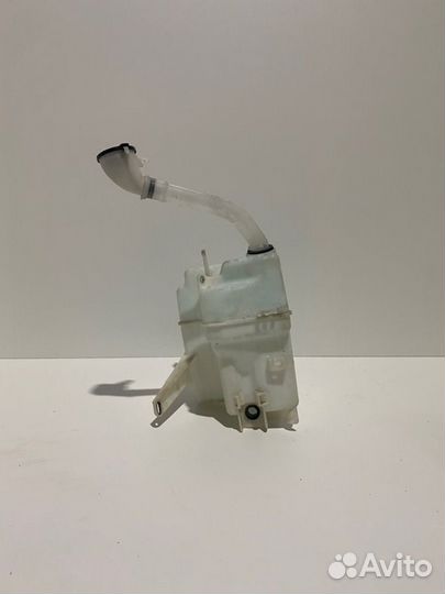 Бачок стеклоомывателя Toyota Camry V70 V75