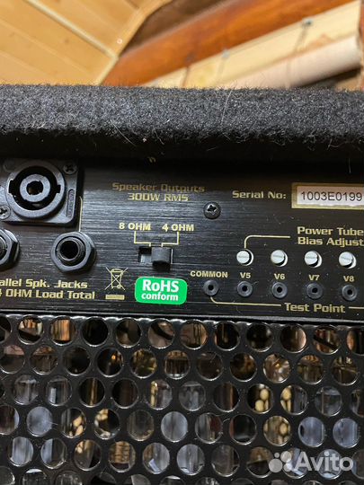 Кабинет для бас гитары Eden + Warwick