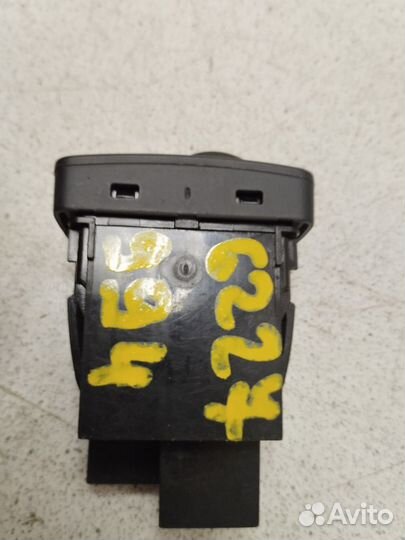 Кнопка корректора фар