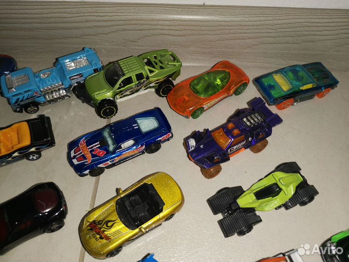 Hot wheels машинки