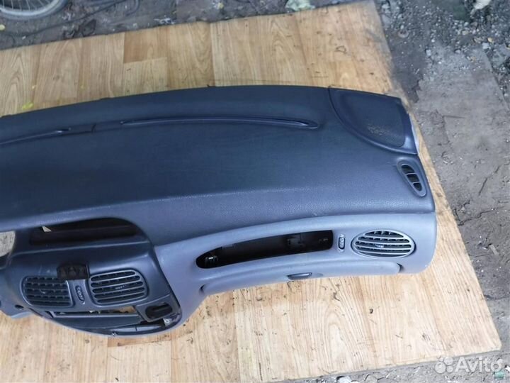 Торпедо renault Megane I 1999-2004