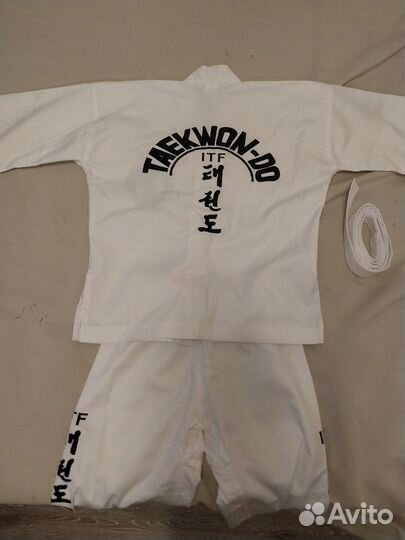 Костюм для тхэквондо