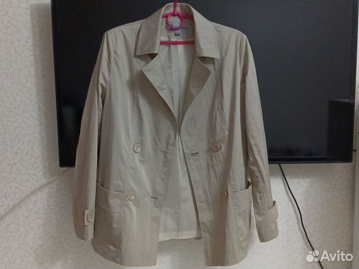 Женский двубортный пиджак 44 р