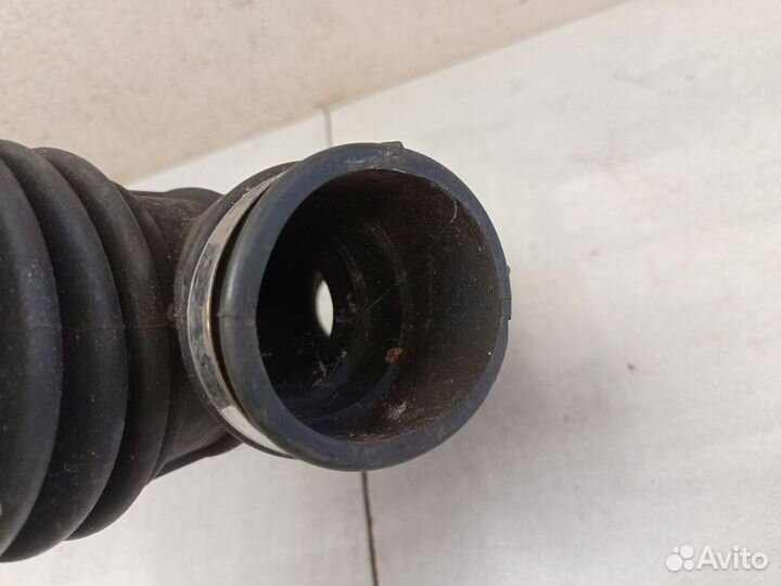 Патрубок воздушного фильтра