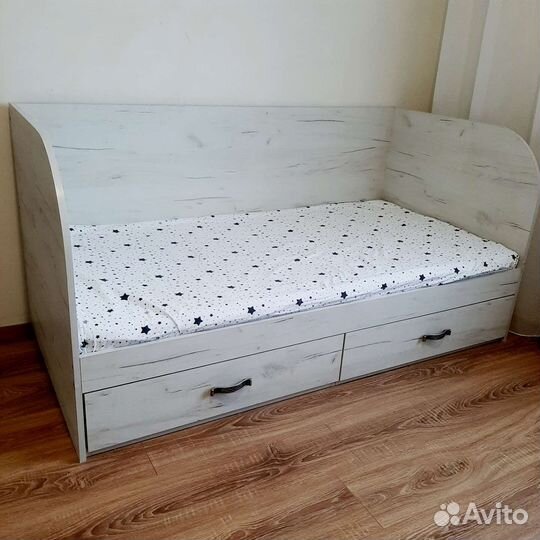 Детская кровать от 3 лет с матрасом бу