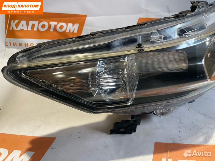 Фара Ксенон прав. Honda Accord 8 2009