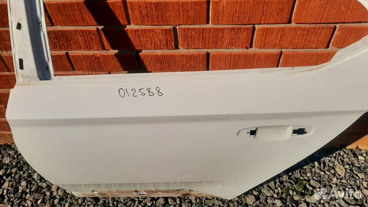 Дверь задняя левая Skoda Superb Шкода Суперб