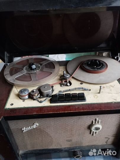 Магнитофон 