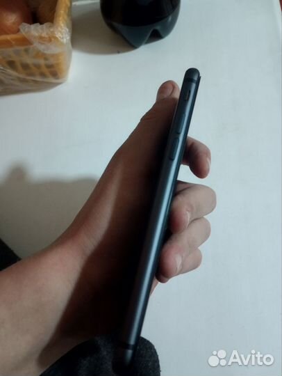 iPhone SE (2020), 64 ГБ