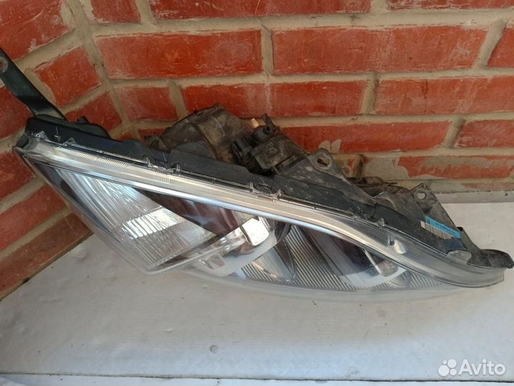 Фара правая Honda CR-V 2006-2012 под ксенон