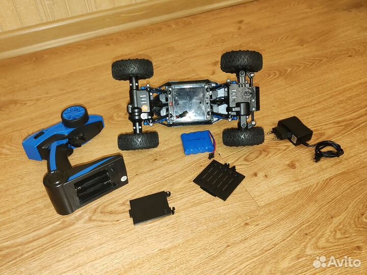 Машина на Р/У Rock through 4wd