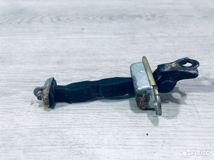 Ограничитель двери передний правый Nissan X-Trail