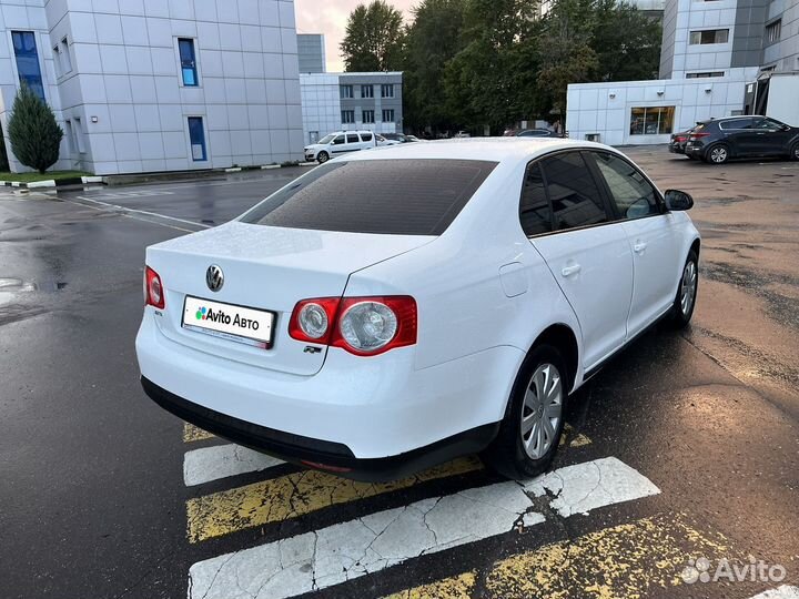 Volkswagen Jetta 1.6 МТ, 2010, 200 122 км