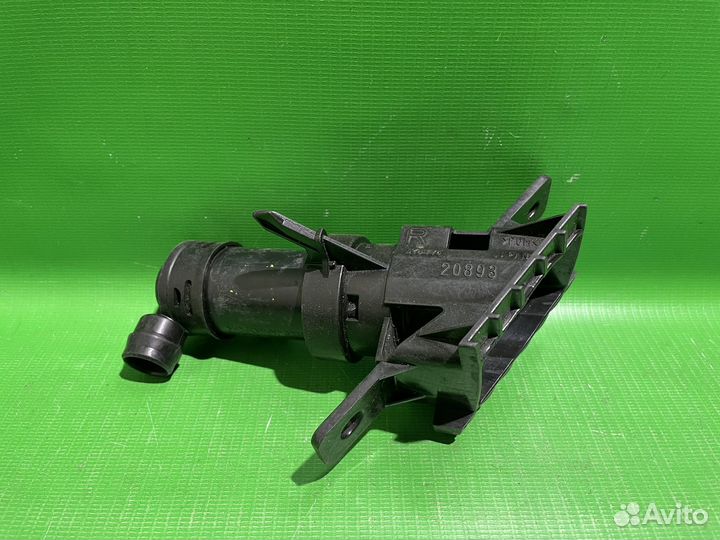 Форсунка фароомывателя правая Subaru Forester S11