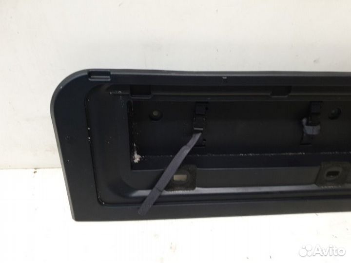 Обшивка двери багажника задняя Toyota Land Cruiser
