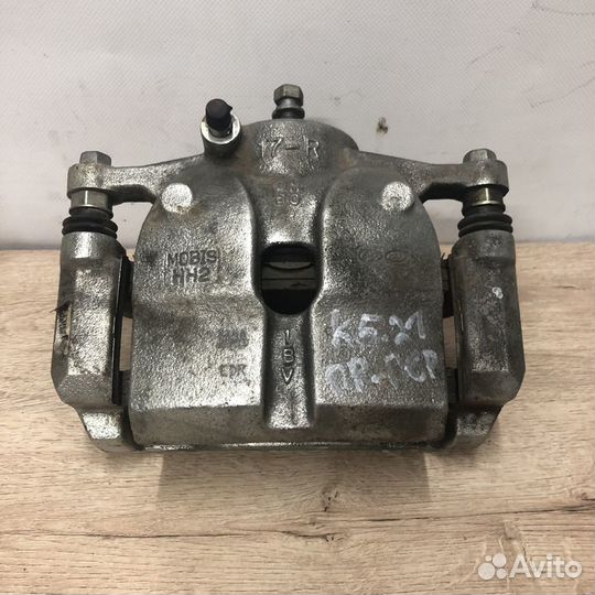 Суппорт передний правый Kia K5