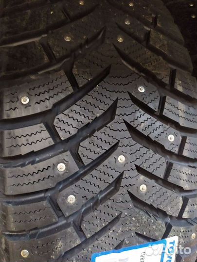 Toyo Observe Ice-Freezer 215/50 R17