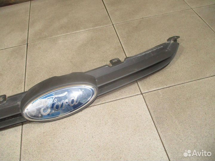 Решетка радиатора Ford Fiesta 6
