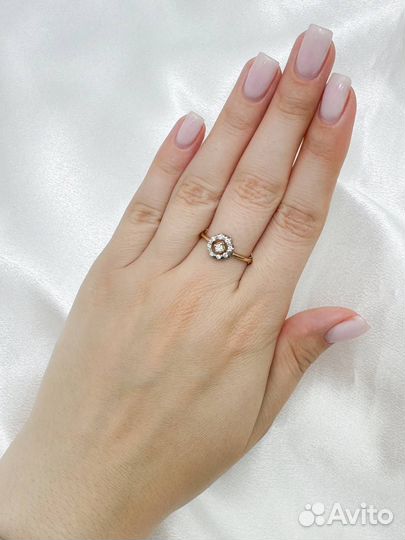 Золотое кольцо с бриллиантами 585 проба / 2.84 гр