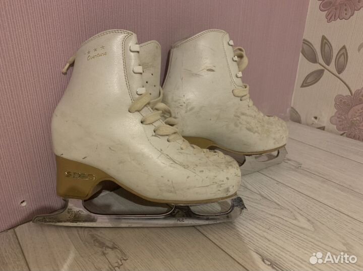Коньки фигурные edea