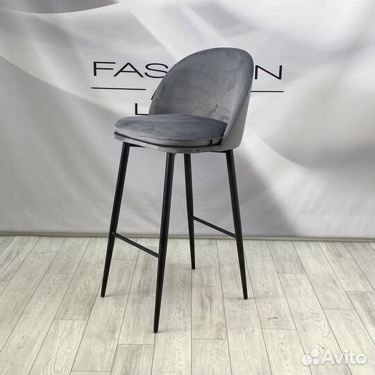 Барные стулья на ножках