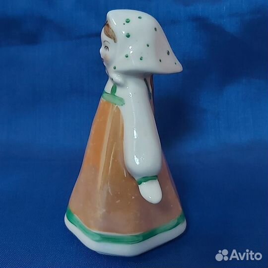 Статуэтка фарфор 