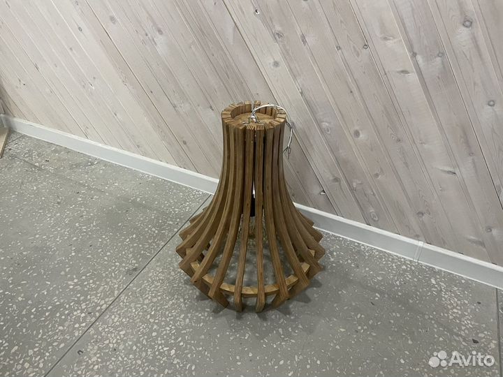 Светильник из дерева