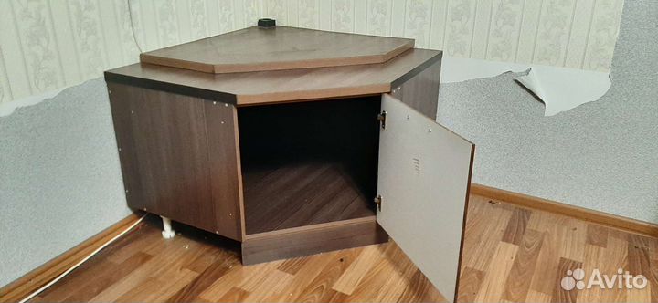 Тумба угловая