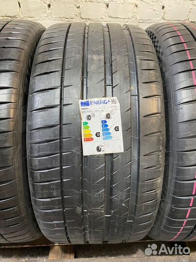Michelin Pilot Sport 4 S 315/30 R22 и 295/35 R21 108Y
