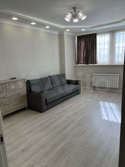 2-к. квартира, 60 м², 13/23 эт.