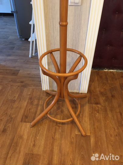 Вешалка напольная деревянная