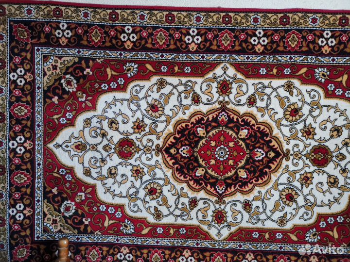 Ковёр оригинал со стены не затоптан