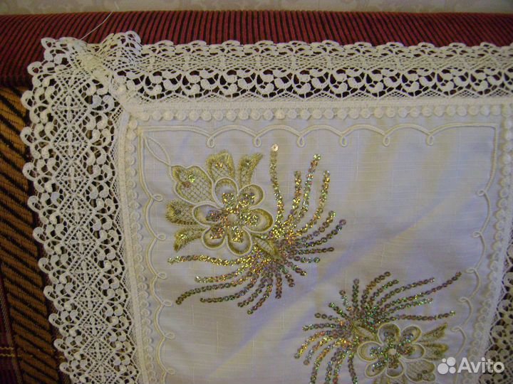 Скатерть новая нарядная 80х80см в Колпино