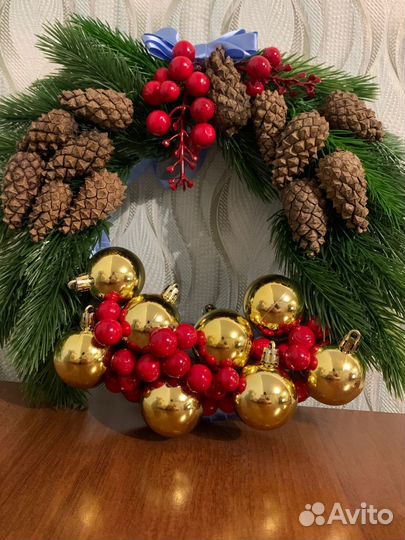 Новогодний венок ручной работы