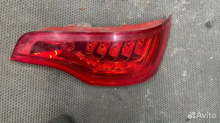 Фонарь задний правый Audi Q7
