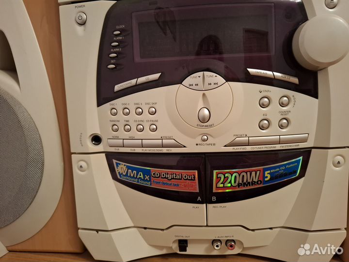 Музыкальный центр