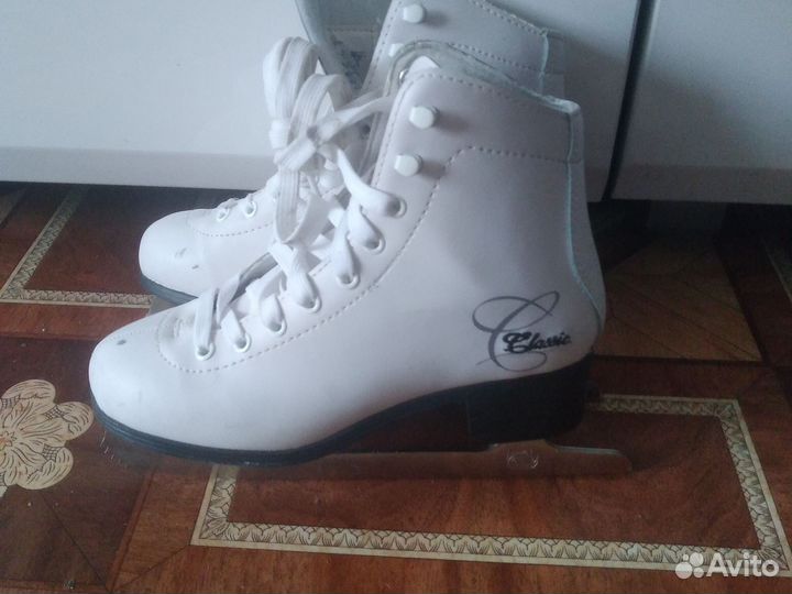 Коньки фигурные р 35