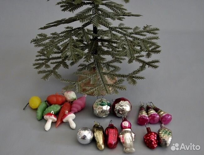 Новогодняя елка-малютка с игрушками СССР