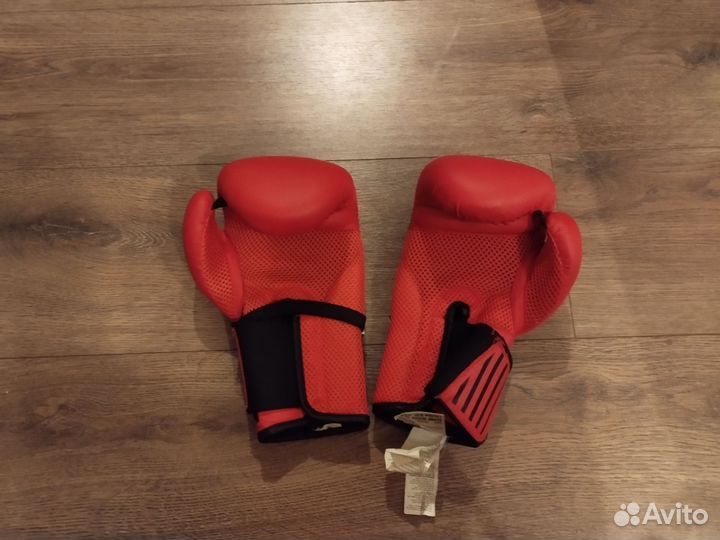 Боксерские перчатки 6 oz outshock