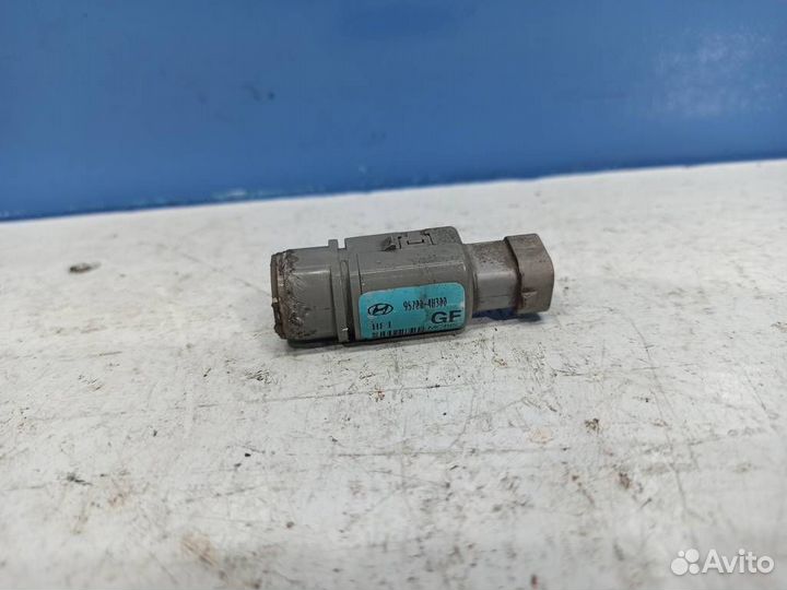 Датчик парковки задний Hyundai Grand Starex 2007